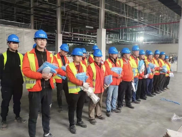 搬运前领导开会